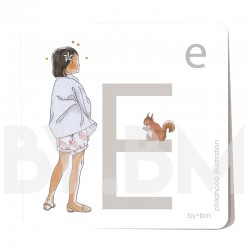 Carte abécédaire carré de 8x8cm , lettre E illustrée par de dessins originaux, petite fille, animal et végétal