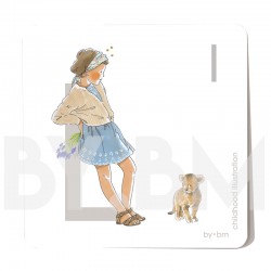 Carte abécédaire carré de 8x8cm , lettre L illustrée par de dessins originaux, petite fille, animal et végétal