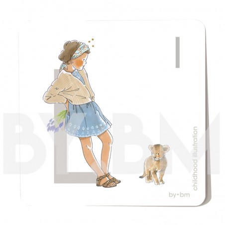 Carte abécédaire carré de 8x8cm , lettre L illustrée par de dessins originaux, petite fille, animal et végétal