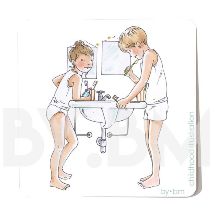 Deux enfants qui se brossent les dents